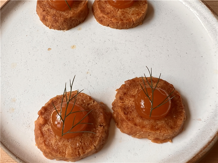 sable biscuit canapes